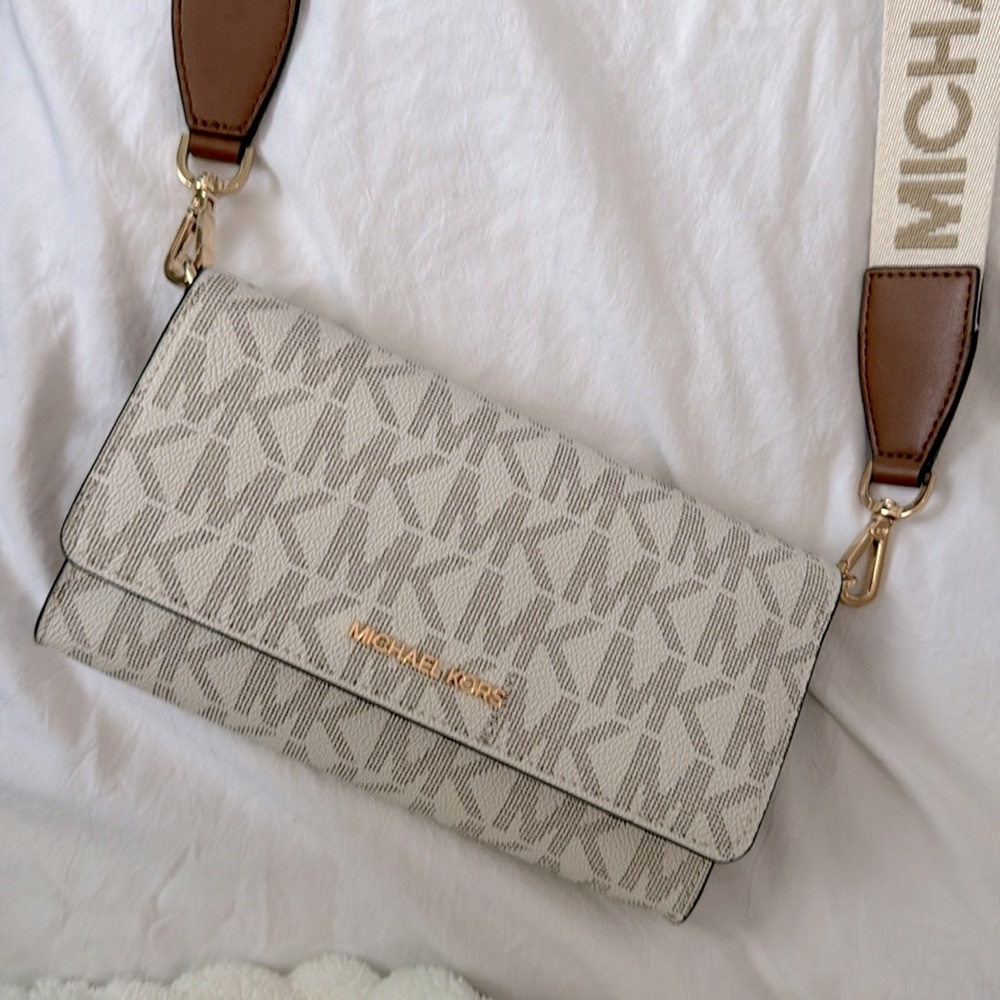 Michael Kors wallet purse